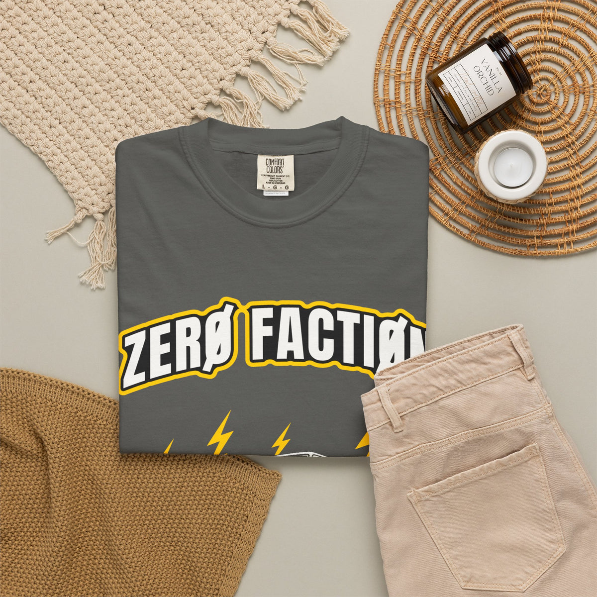 Lifted Storm Tee in Pepper, flat lay front view